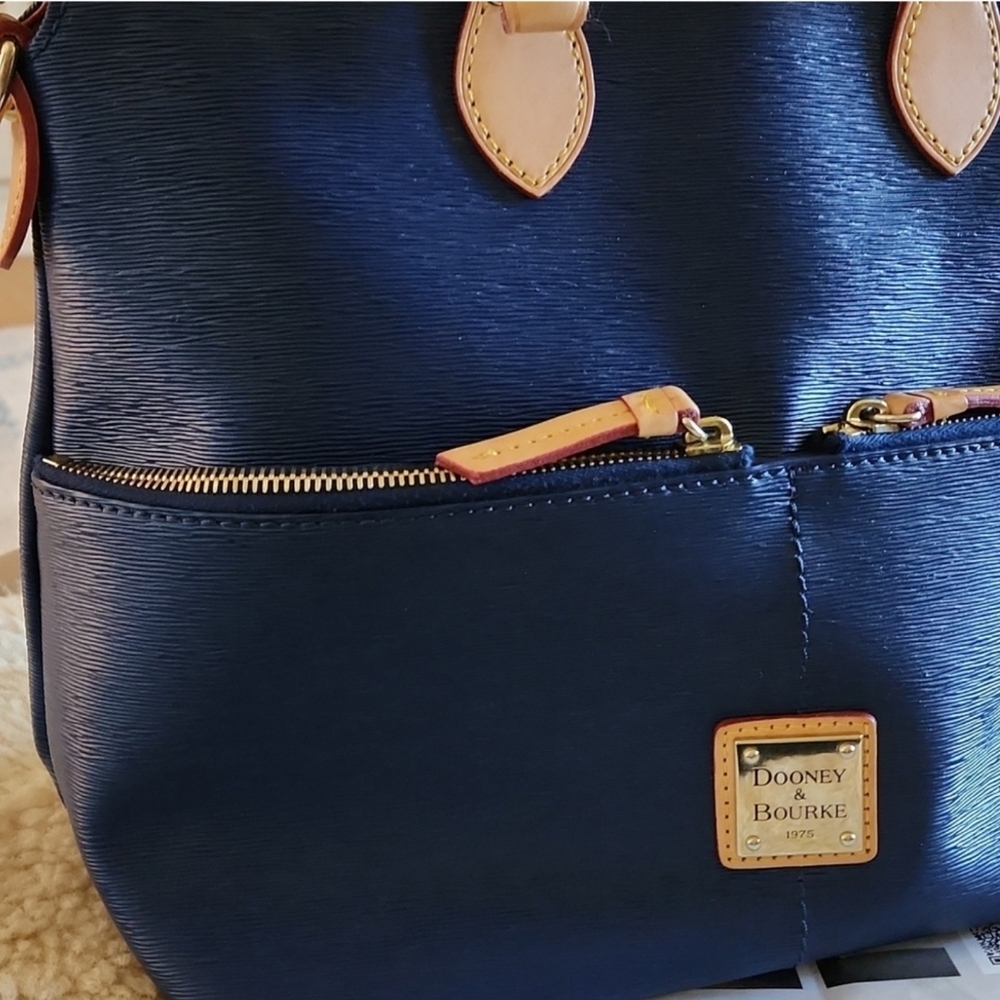 Gorgeous Dooney & Bourke Dark Marine BlueLeather Double Zipper Satchel - Picture 7 of 7